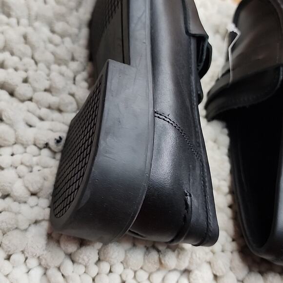 Blondo Black Leather Loafers - Picture 15 of 16